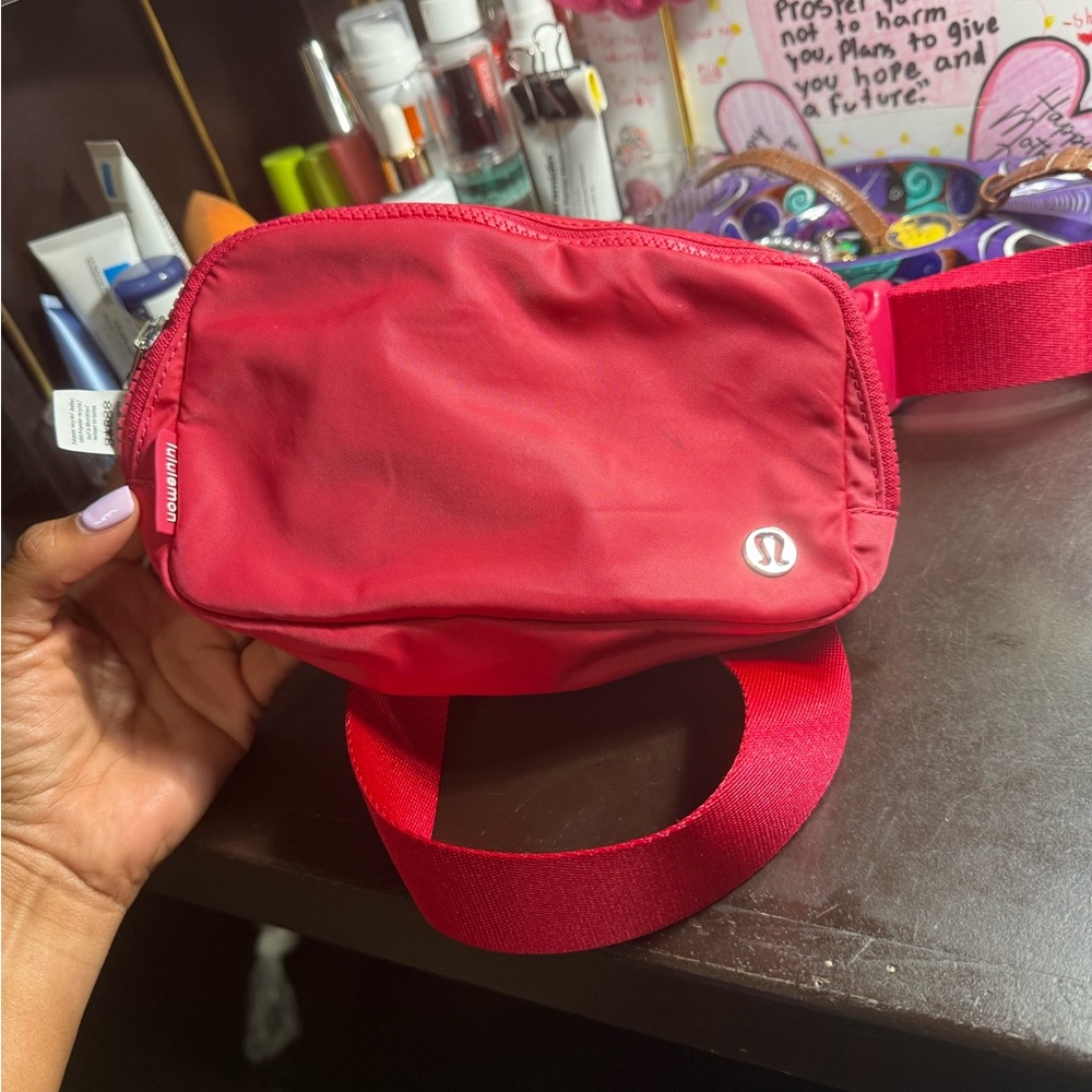 Lululemon Vibrant Red everywhere belt bag 1L